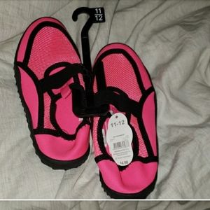 2 pack bundle Beach sandals 11/12